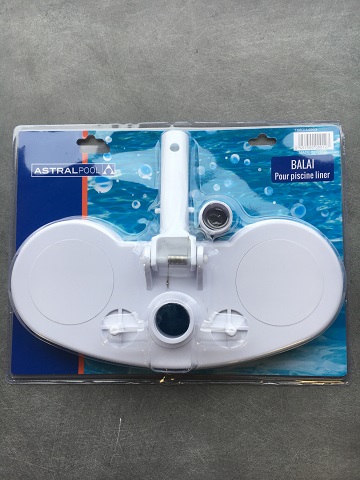 balai-piscine
